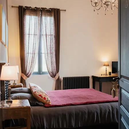 Гостевой дом 2 Pas Sages Maison De Caractere Au Bord De La Dronne, Perigord La Roche-Chalais